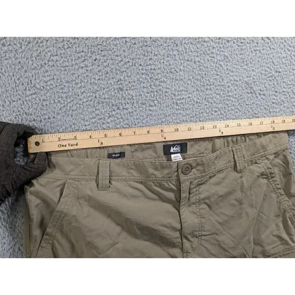 REI Co-op Shorts Mens 40 Nylon Hiking Outdoor Relaxed Cargo Pockets Beige - Picture 8 of 16